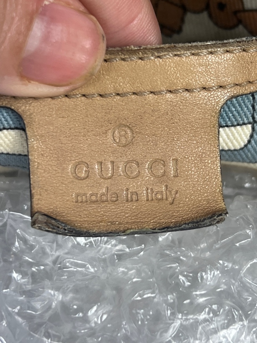 Gucci Beige Monogram Leather Tote Bag - Picture 8 of 11